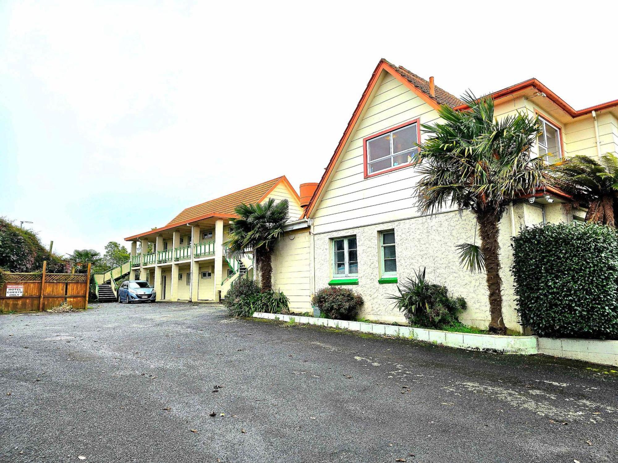 Putaruru Arms Motor Inn Exterior photo