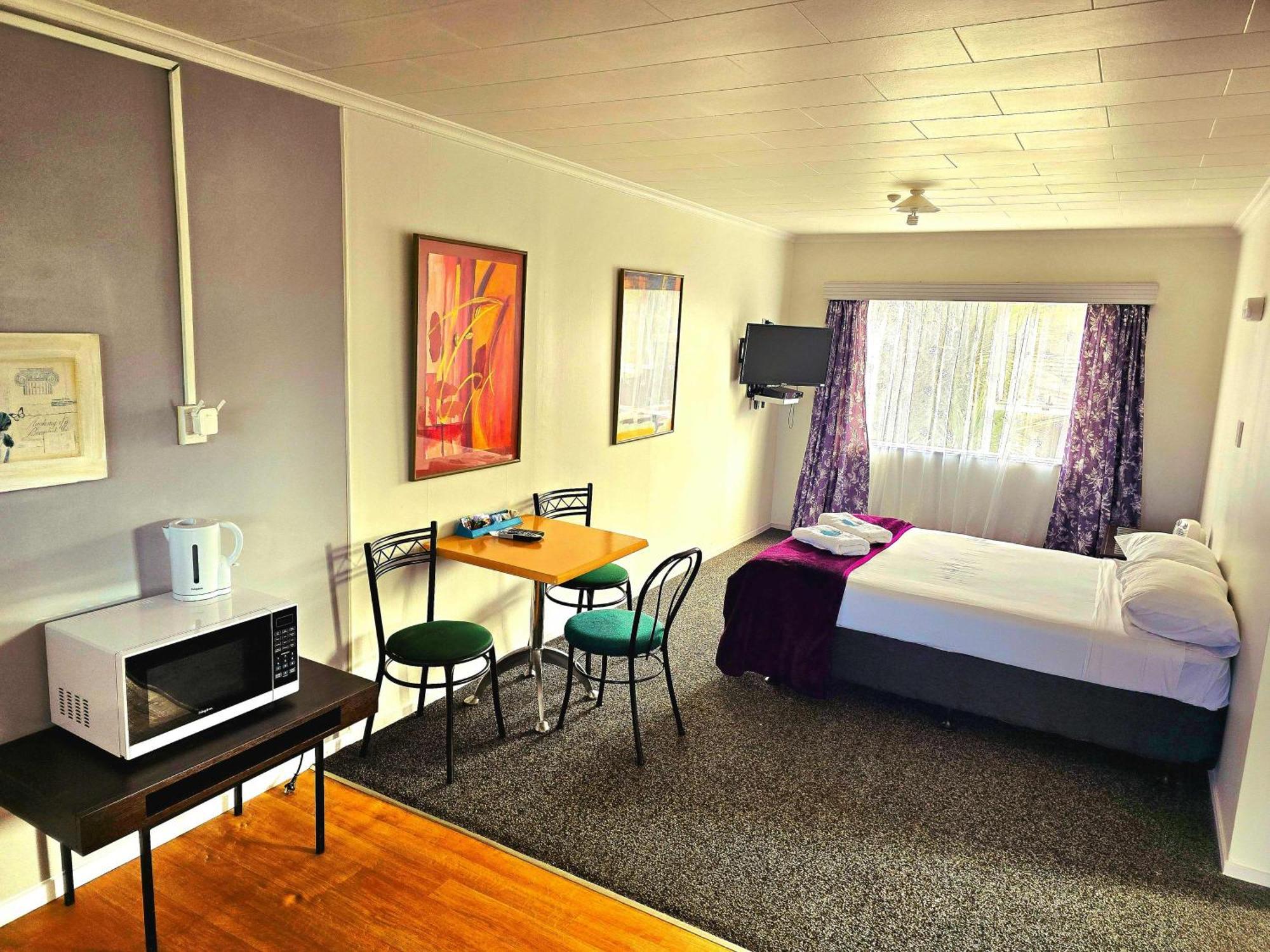 Putaruru Arms Motor Inn Exterior photo