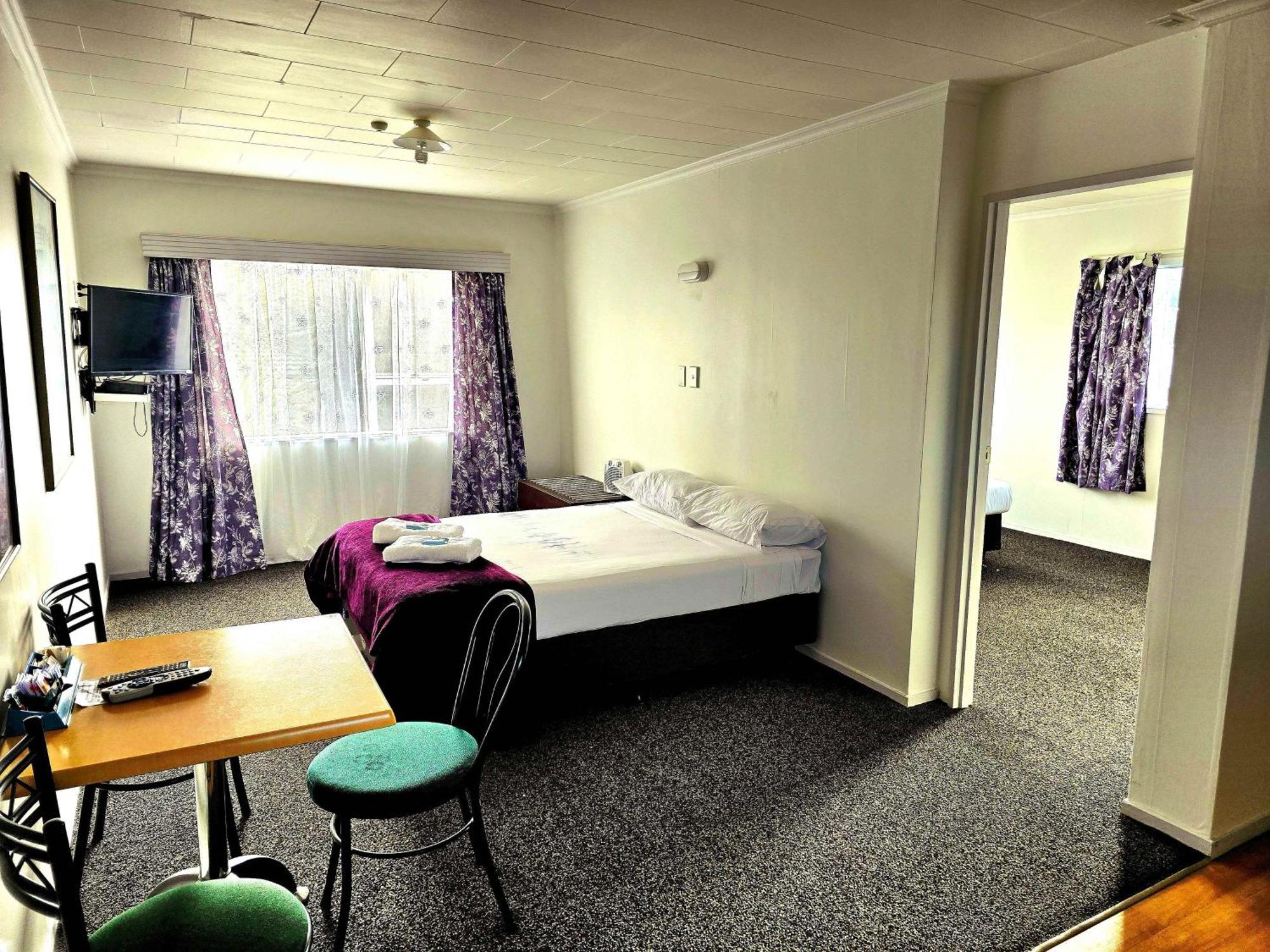 Putaruru Arms Motor Inn Exterior photo