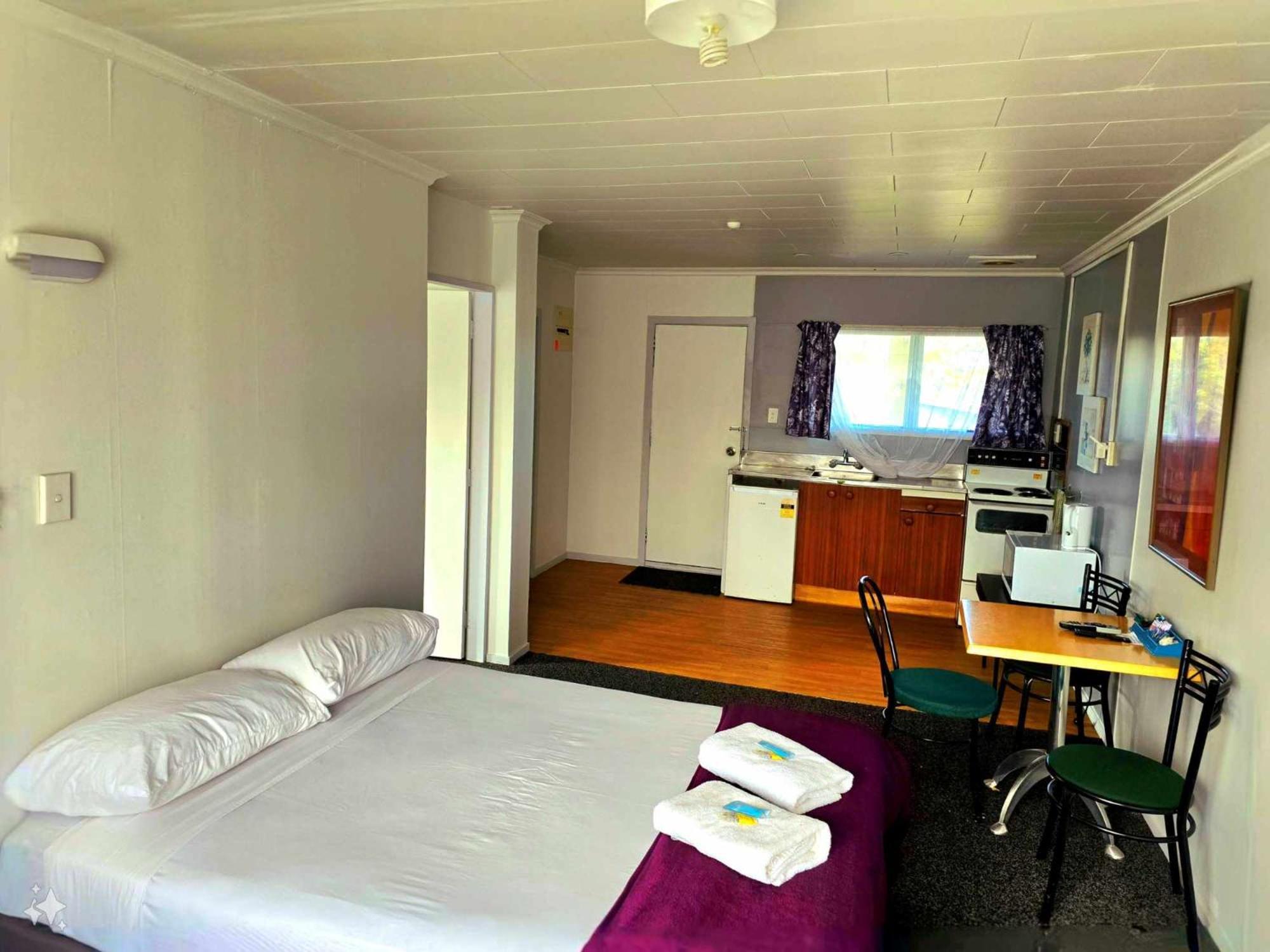 Putaruru Arms Motor Inn Exterior photo